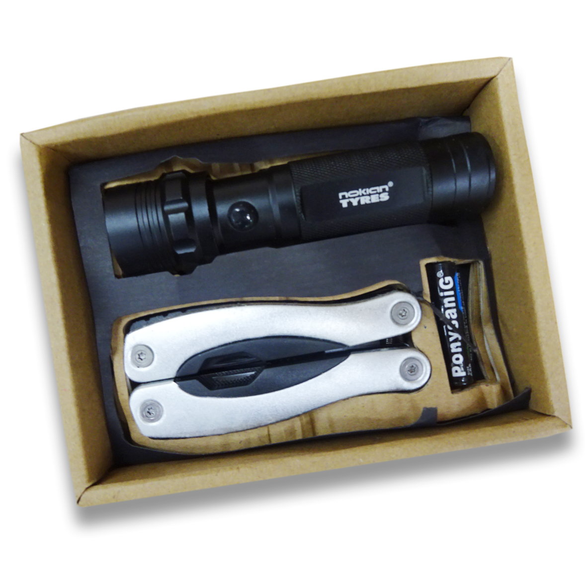 Set aus Taschenlampe und Multitool